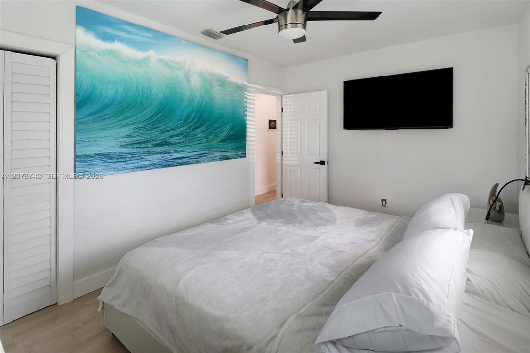 For Sale: $530,000 (3 beds, 1 baths, 975 Square Feet)