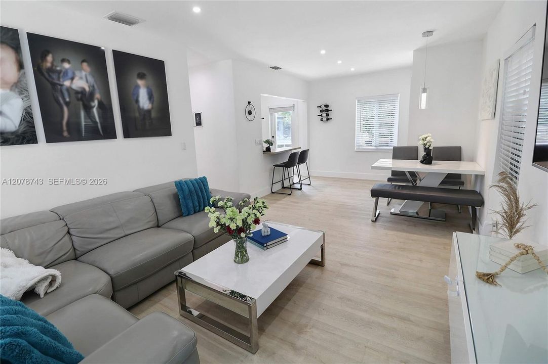 For Sale: $530,000 (3 beds, 1 baths, 975 Square Feet)