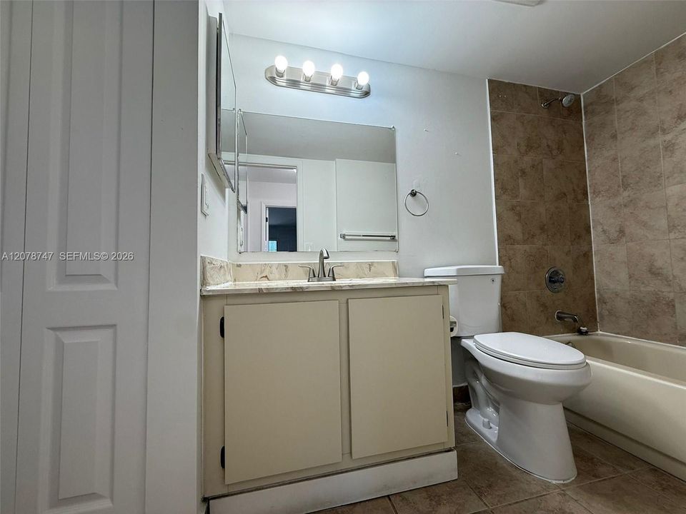 В аренду: $3,000 (3 спален, 2 ванн, 1430 Квадратных фут)