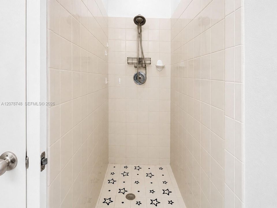 For Rent: $2,850 (2 beds, 2 baths, 1316 Square Feet)