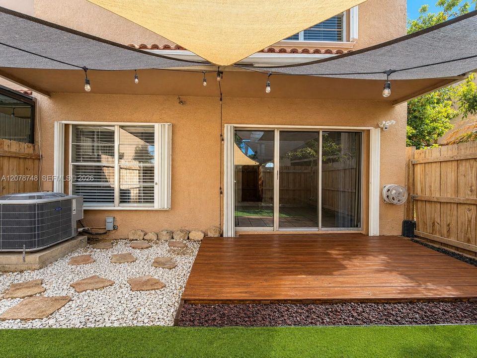 For Rent: $2,850 (2 beds, 2 baths, 1316 Square Feet)