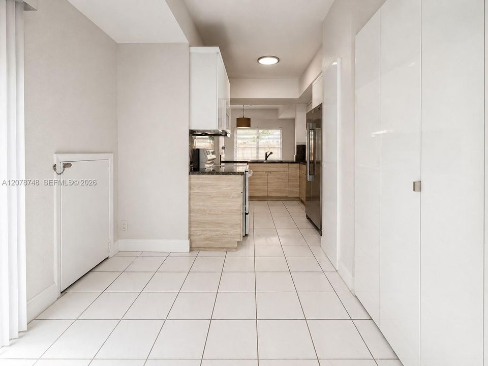 For Rent: $2,850 (2 beds, 2 baths, 1316 Square Feet)