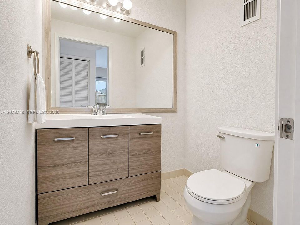 For Rent: $2,850 (2 beds, 2 baths, 1316 Square Feet)