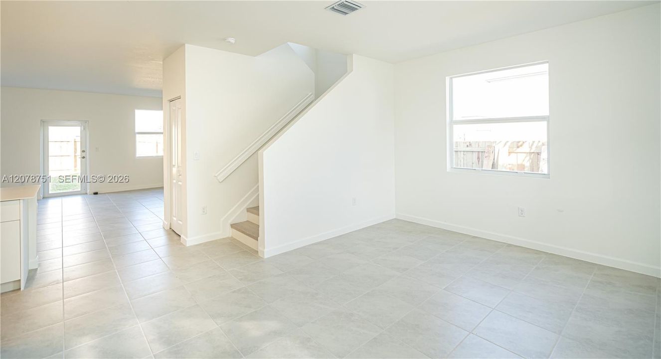 For Rent: $3,900 (5 beds, 3 baths, 2632 Square Feet)