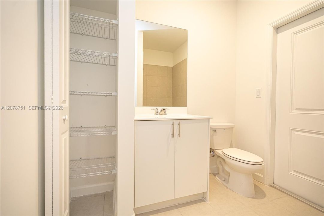 For Rent: $3,900 (5 beds, 3 baths, 2632 Square Feet)