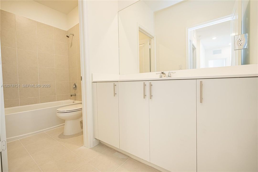 For Rent: $3,900 (5 beds, 3 baths, 2632 Square Feet)