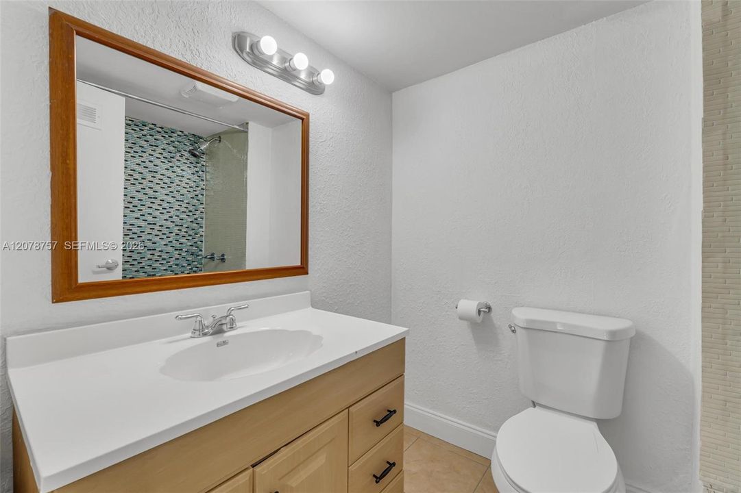 В аренду: $2,200 (2 спален, 2 ванн, 1060 Квадратных фут)