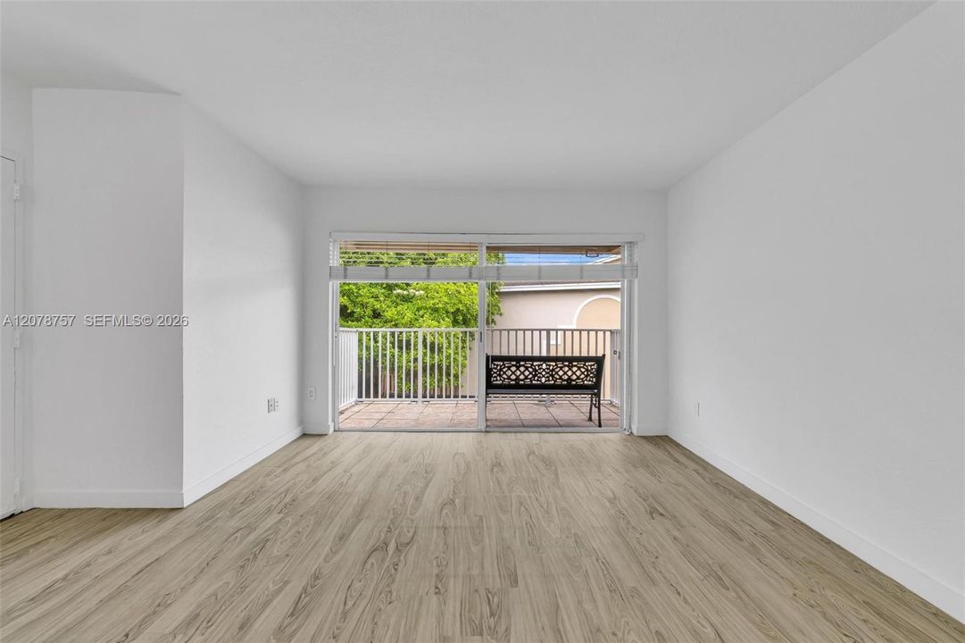 В аренду: $2,200 (2 спален, 2 ванн, 1060 Квадратных фут)