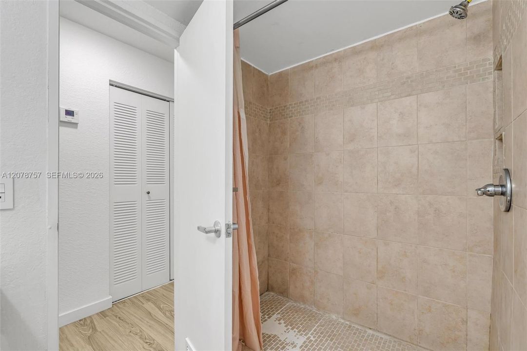В аренду: $2,200 (2 спален, 2 ванн, 1060 Квадратных фут)