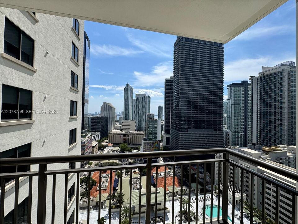 For Rent: $4,400 (2 beds, 2 baths, 1097 Square Feet)