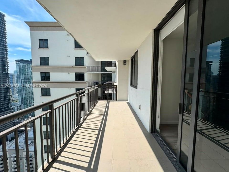 For Rent: $4,400 (2 beds, 2 baths, 1097 Square Feet)