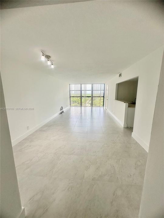 В аренду: $2,500 (2 спален, 2 ванн, 1075 Квадратных фут)
