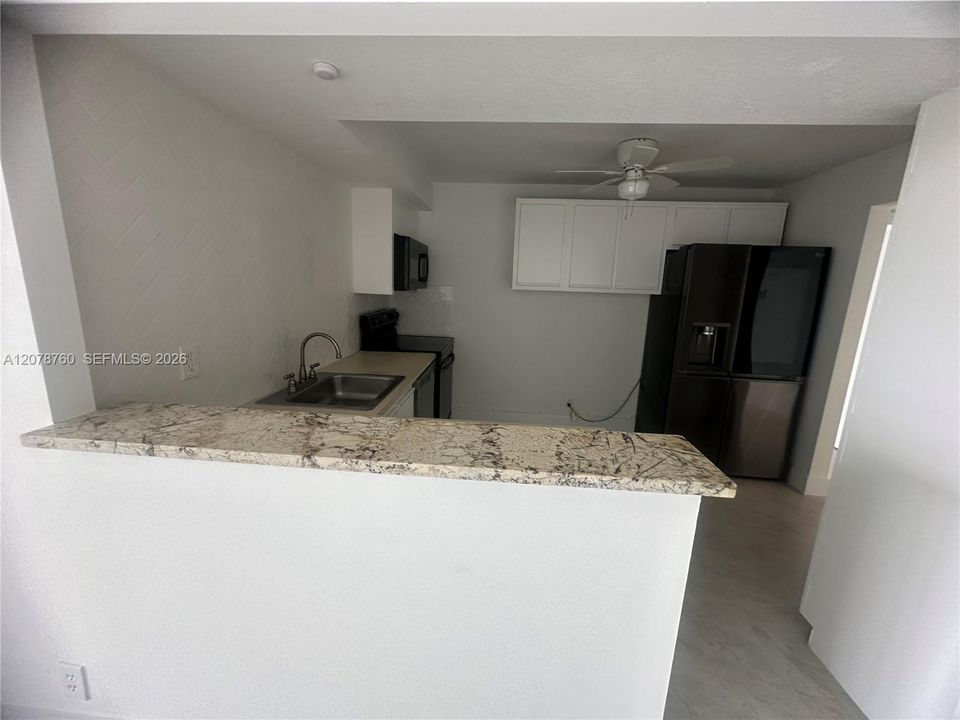 В аренду: $2,500 (2 спален, 2 ванн, 1075 Квадратных фут)