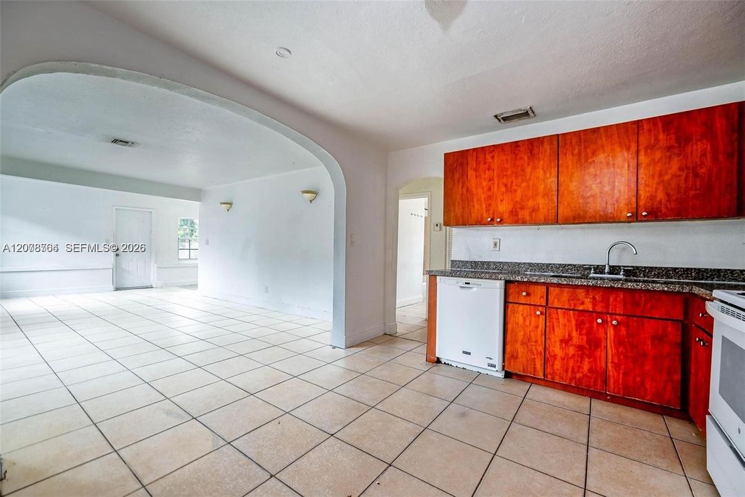 En Venta: $695,000 (0 camas, 0 baños, 1535 Pies cuadrados)