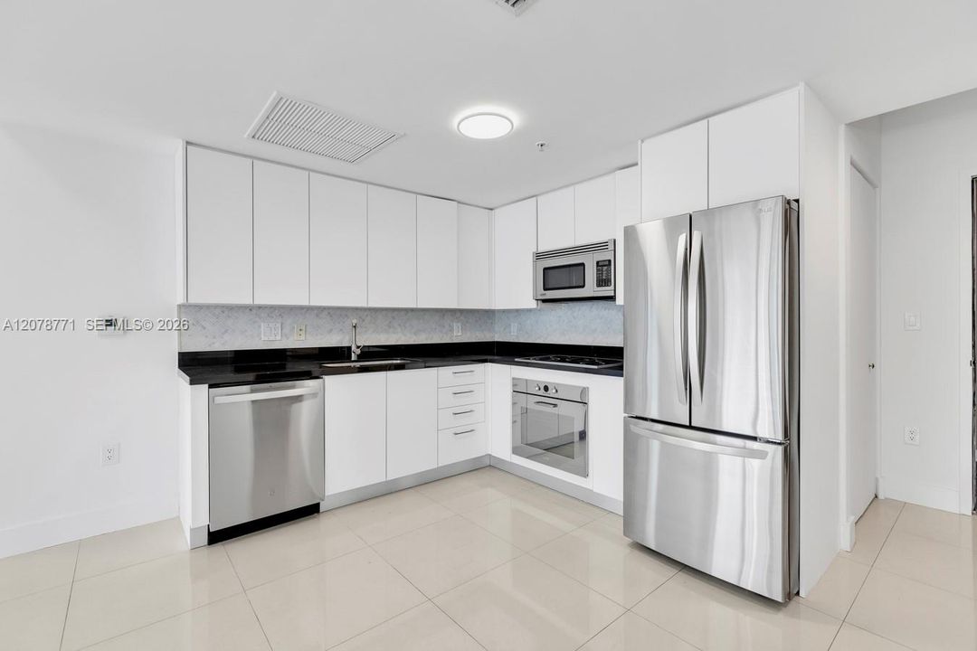 For Rent: $4,600 (2 beds, 2 baths, 1235 Square Feet)
