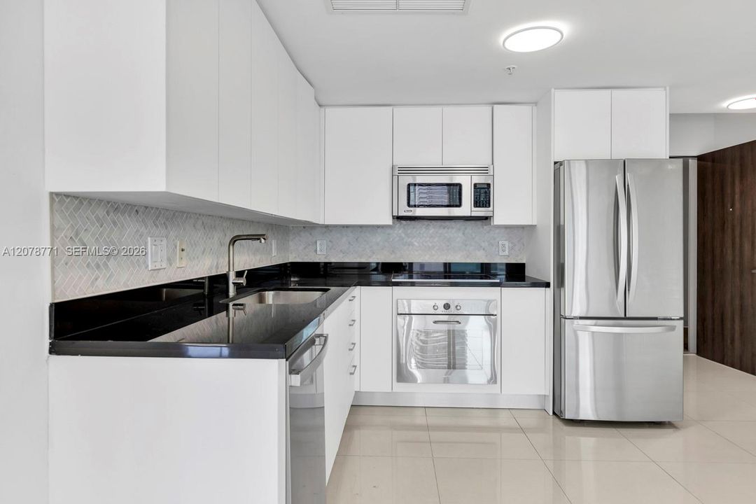 For Rent: $4,600 (2 beds, 2 baths, 1235 Square Feet)