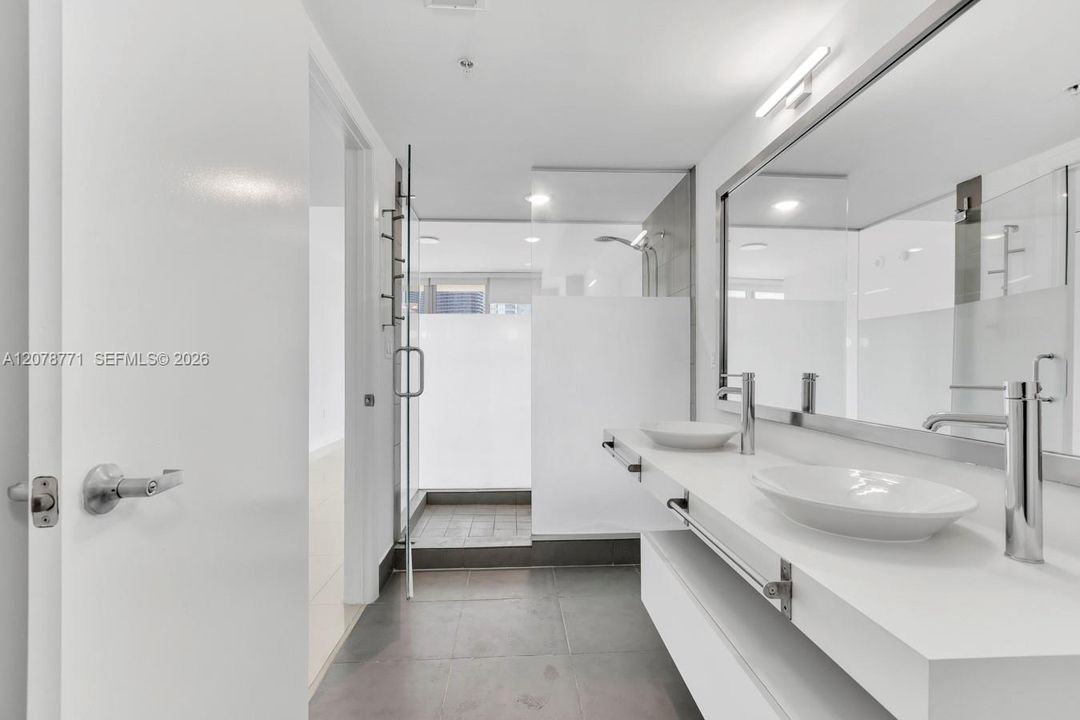 For Rent: $4,600 (2 beds, 2 baths, 1235 Square Feet)