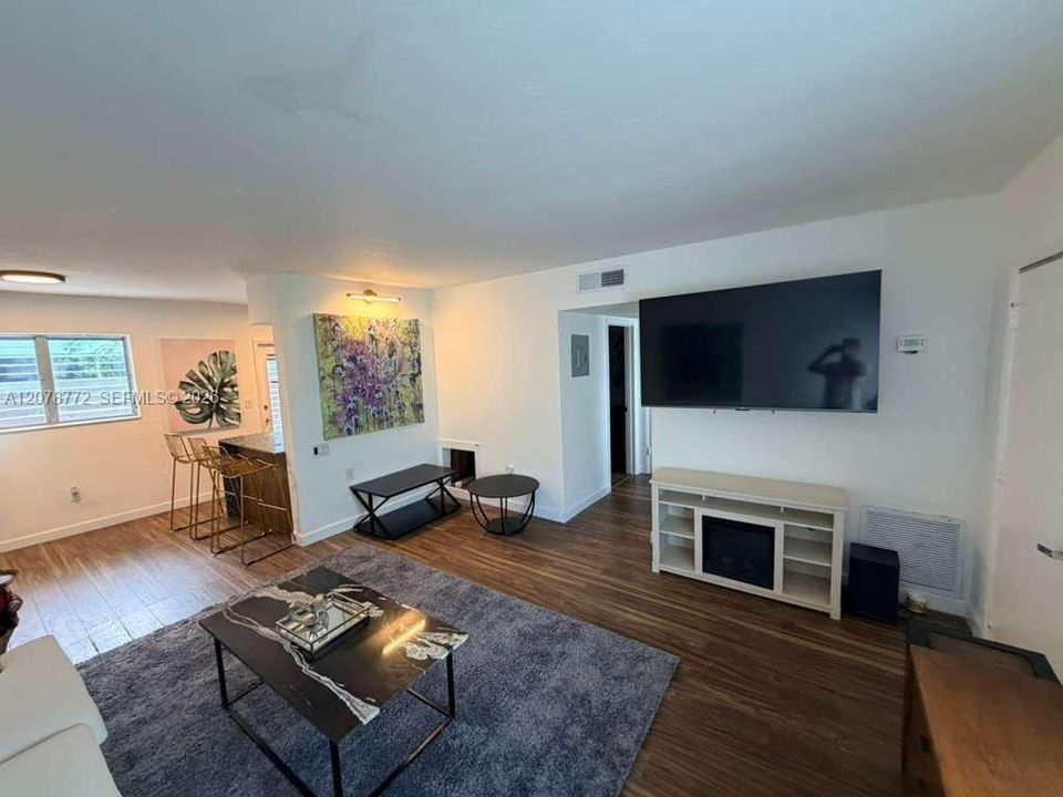 For Rent: $2,000 (10 beds, 10 baths, 8202 Square Feet)