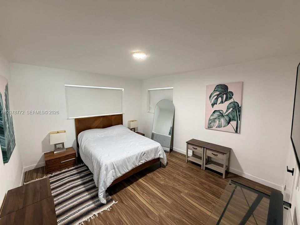 For Rent: $2,000 (10 beds, 10 baths, 8202 Square Feet)