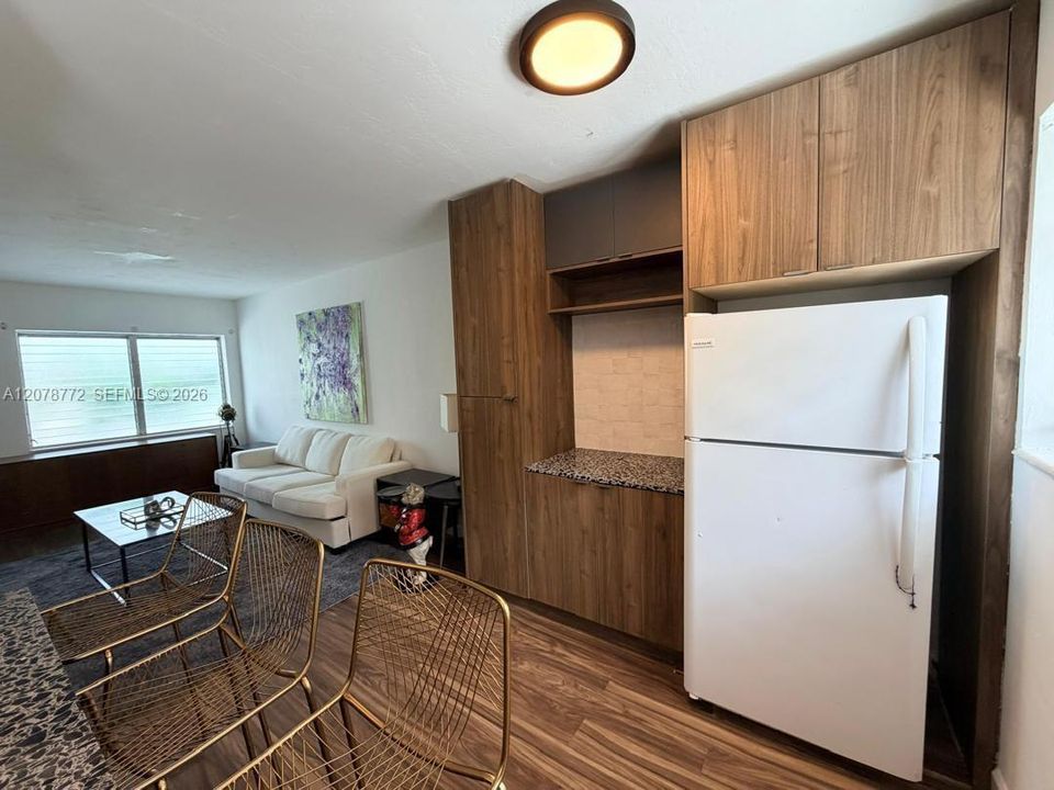 For Rent: $2,000 (10 beds, 10 baths, 8202 Square Feet)