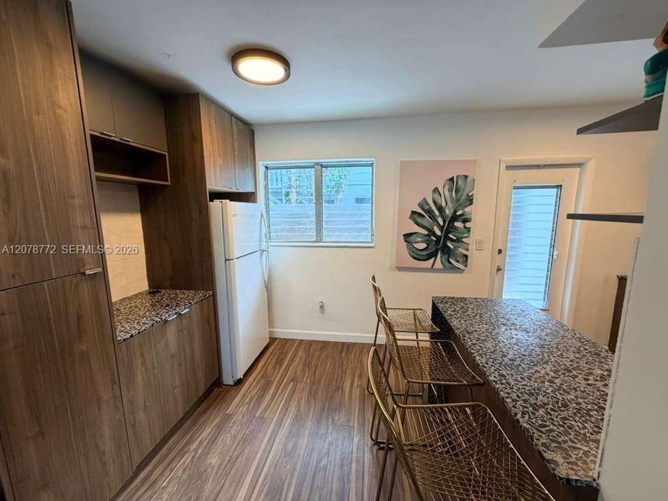 For Rent: $2,000 (10 beds, 10 baths, 8202 Square Feet)