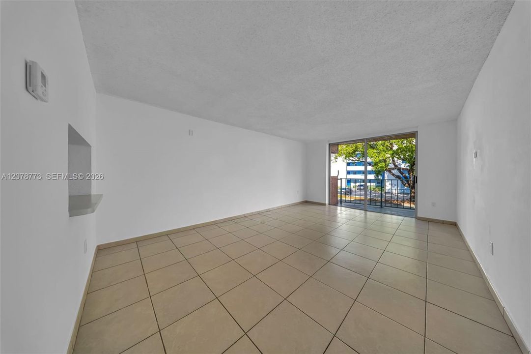 В аренду: $1,850 (1 спален, 1 ванн, 690 Квадратных фут)