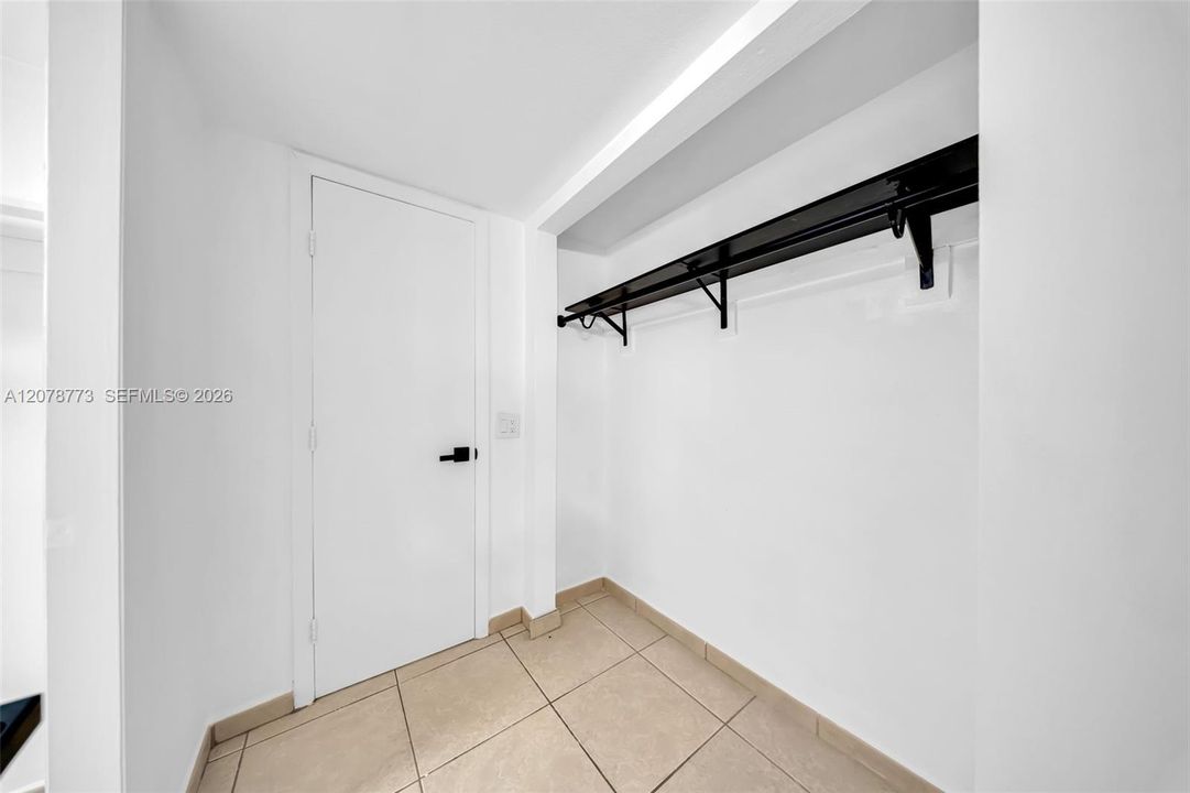 В аренду: $1,850 (1 спален, 1 ванн, 690 Квадратных фут)