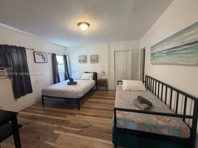 For Rent: $1,600 (1 beds, 1 baths, 3891 Square Feet)