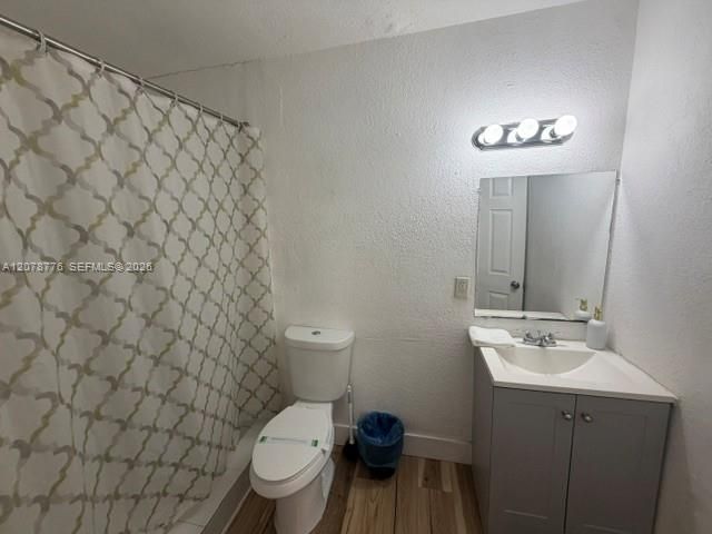 For Rent: $1,600 (1 beds, 1 baths, 3891 Square Feet)