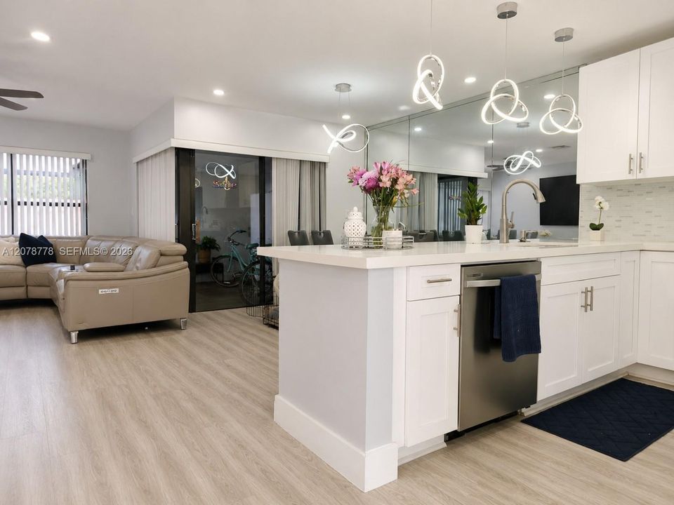 En Venta: $485,000 (2 camas, 2 baños, 1089 Pies cuadrados)
