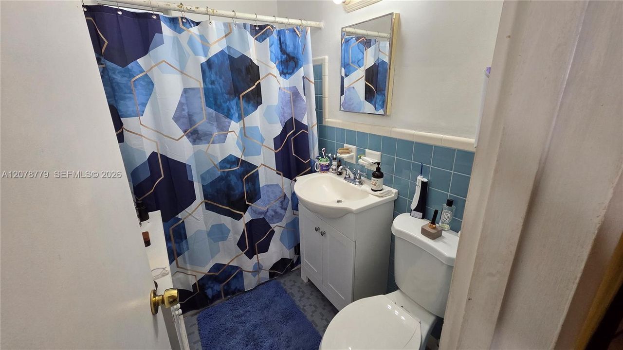 На продажу: $325,000 (2 спален, 1 ванн, 948 Квадратных фут)
