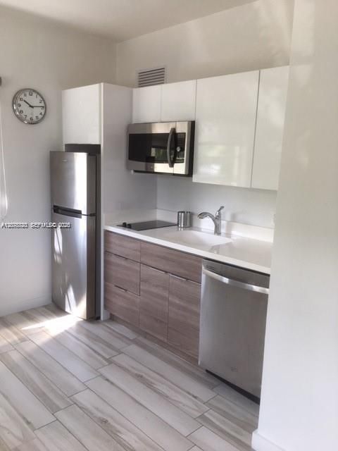 For Rent: $1,900 (1 beds, 1 baths, 534 Square Feet)