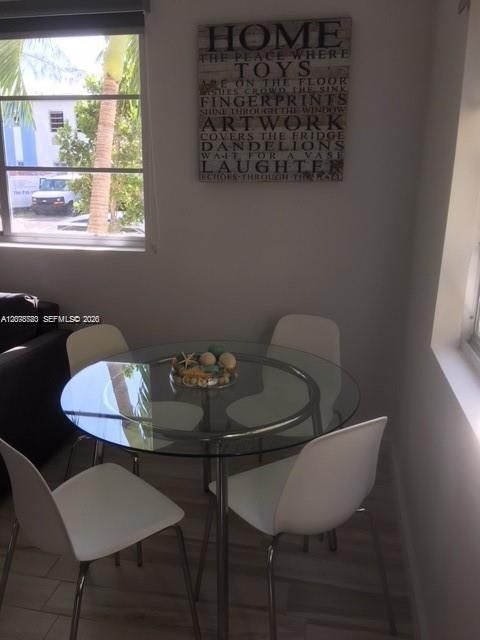 For Rent: $1,900 (1 beds, 1 baths, 534 Square Feet)