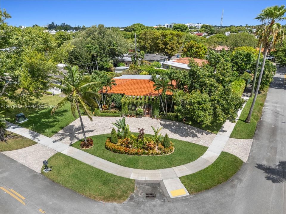 En Venta: $1,300,000 (3 camas, 2 baños, 1664 Pies cuadrados)