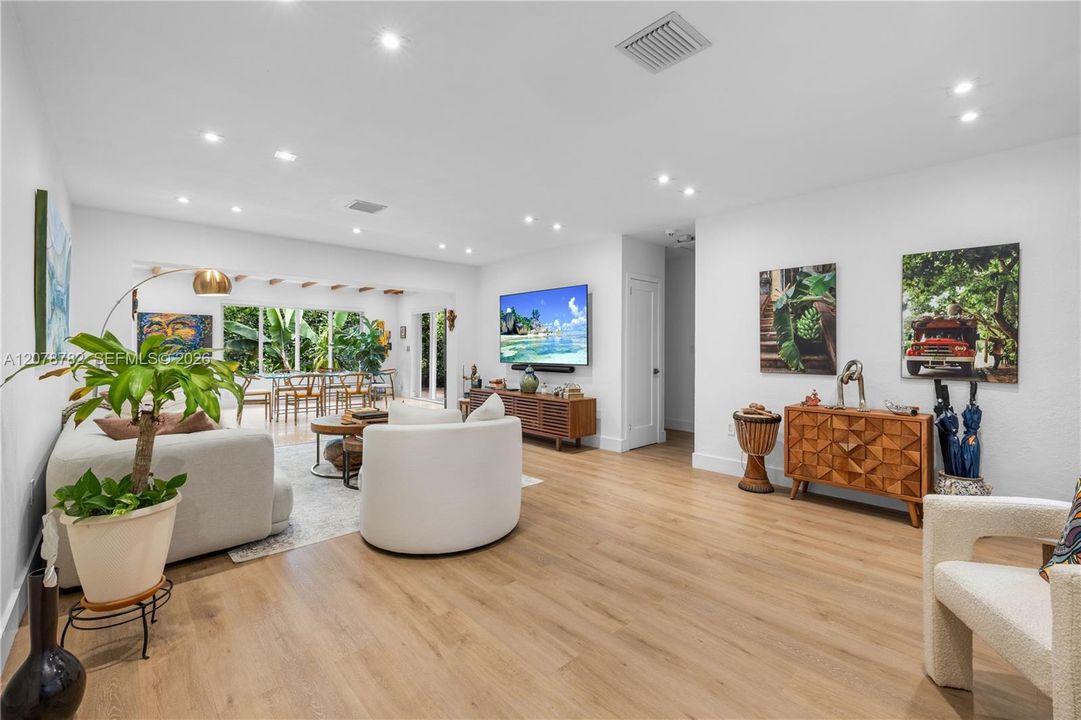 En Venta: $1,300,000 (3 camas, 2 baños, 1664 Pies cuadrados)