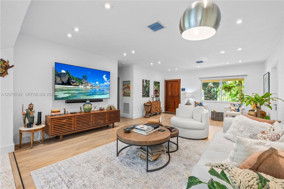 En Venta: $1,300,000 (3 camas, 2 baños, 1664 Pies cuadrados)