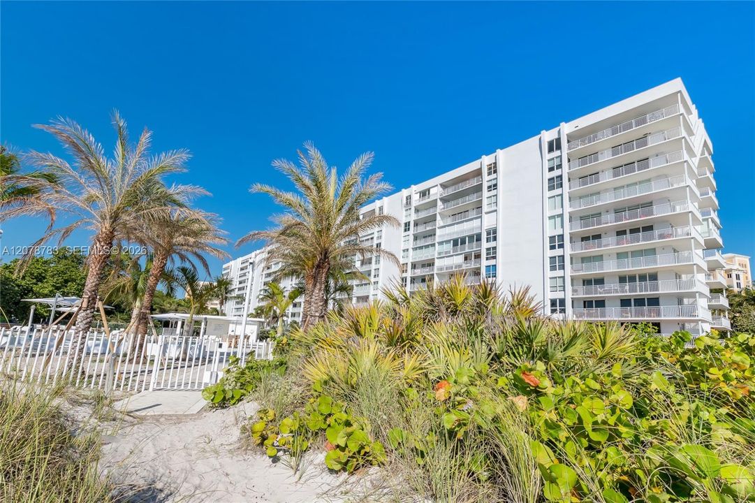 For Rent: $12,500 (2 beds, 2 baths, 1496 Square Feet)