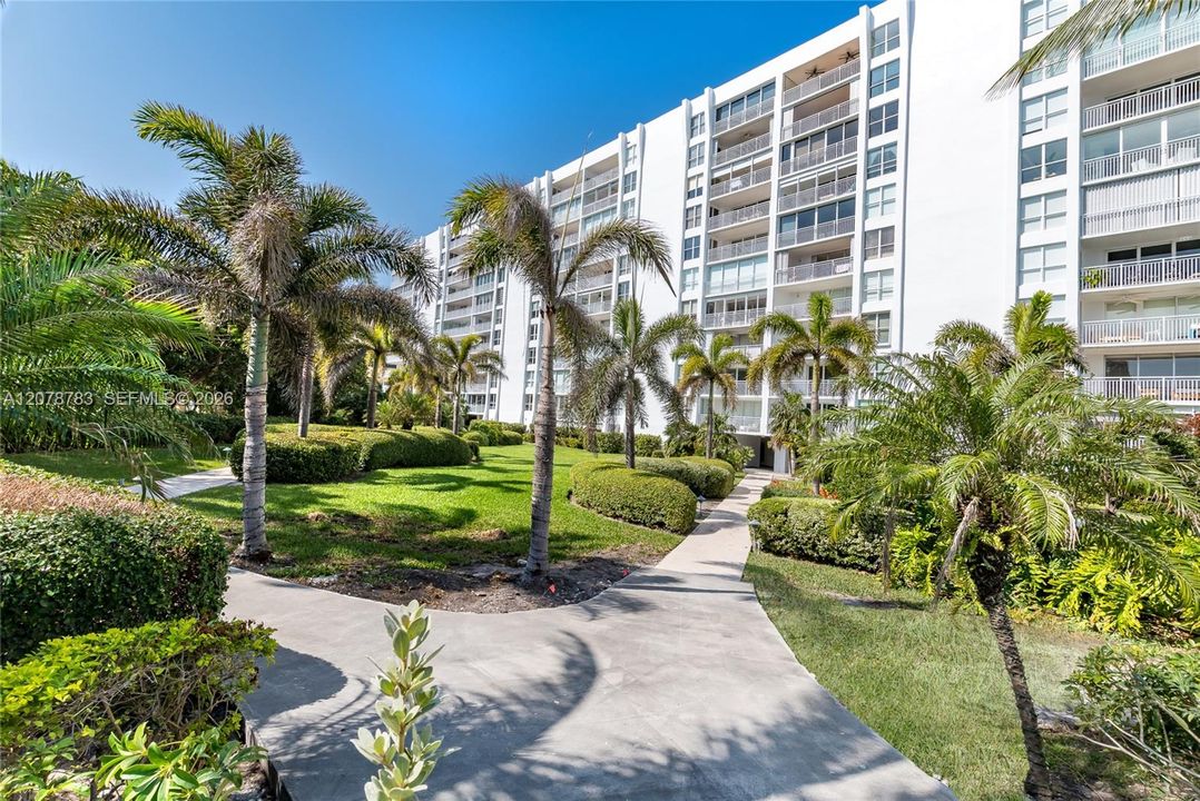 For Rent: $12,500 (2 beds, 2 baths, 1496 Square Feet)