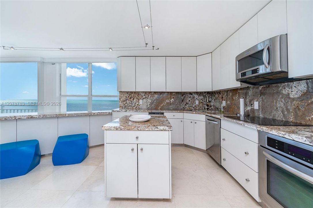 For Rent: $12,500 (2 beds, 2 baths, 1496 Square Feet)