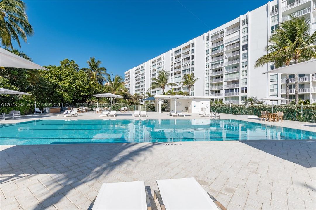 For Rent: $12,500 (2 beds, 2 baths, 1496 Square Feet)