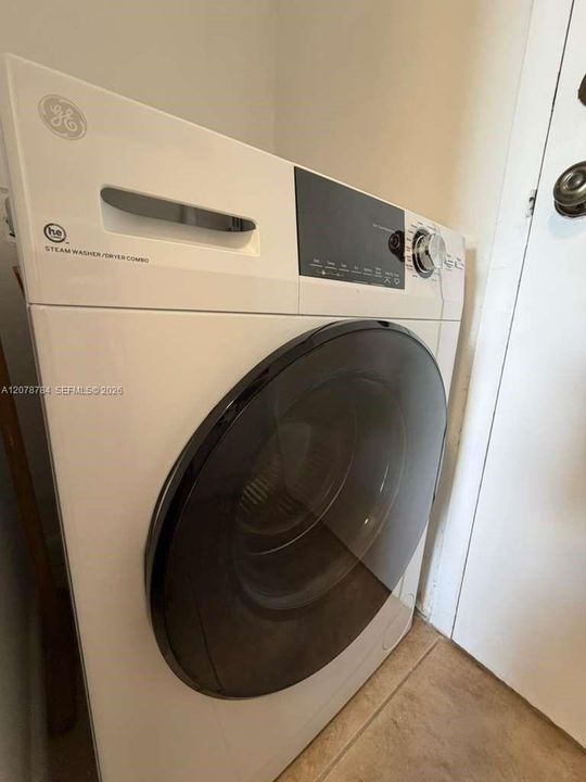 For Sale: $770,000 (2 beds, 2 baths, 1105 Square Feet)