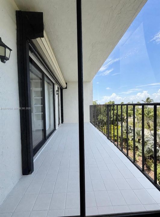 For Sale: $770,000 (2 beds, 2 baths, 1105 Square Feet)
