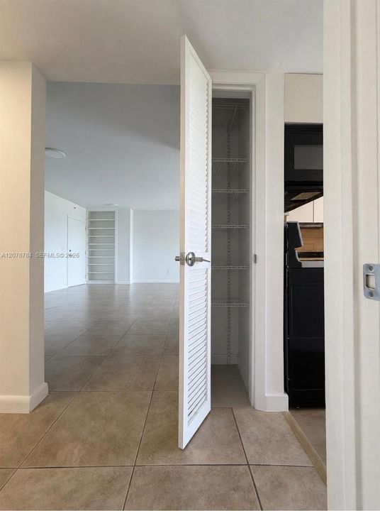 For Sale: $770,000 (2 beds, 2 baths, 1105 Square Feet)