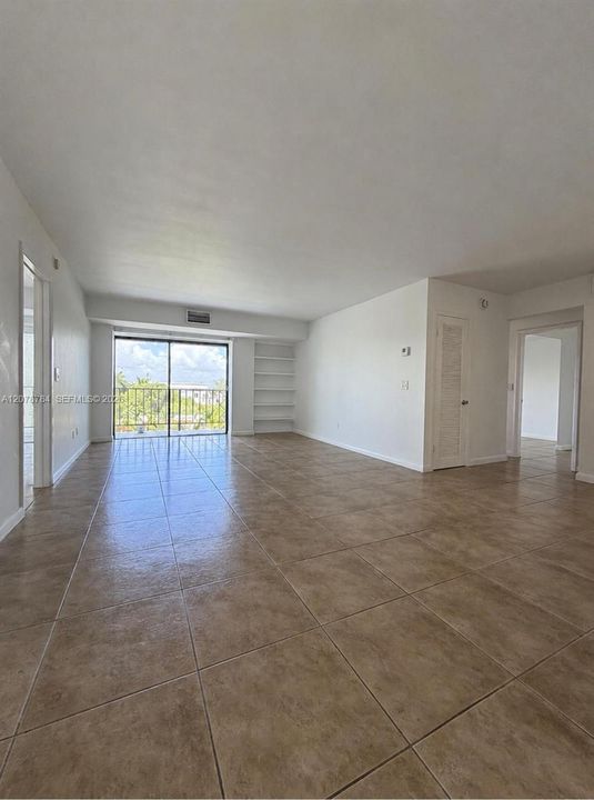 For Sale: $770,000 (2 beds, 2 baths, 1105 Square Feet)