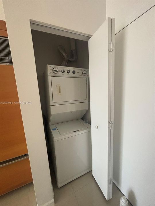 For Rent: $3,250 (0 beds, 1 baths, 546 Square Feet)