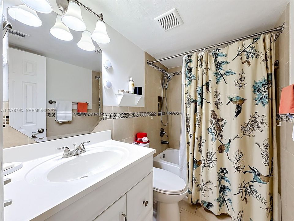 В аренду: $2,700 (2 спален, 2 ванн, 870 Квадратных фут)