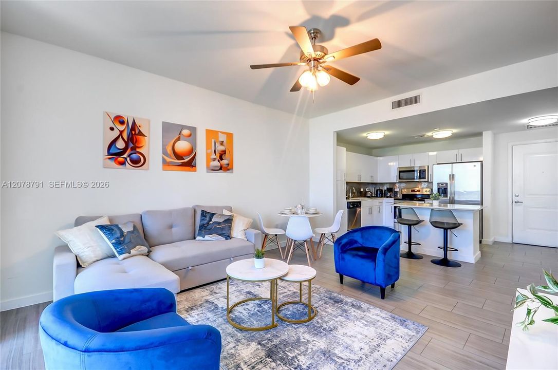 For Rent: $3,200 (1 beds, 1 baths, 700 Square Feet)
