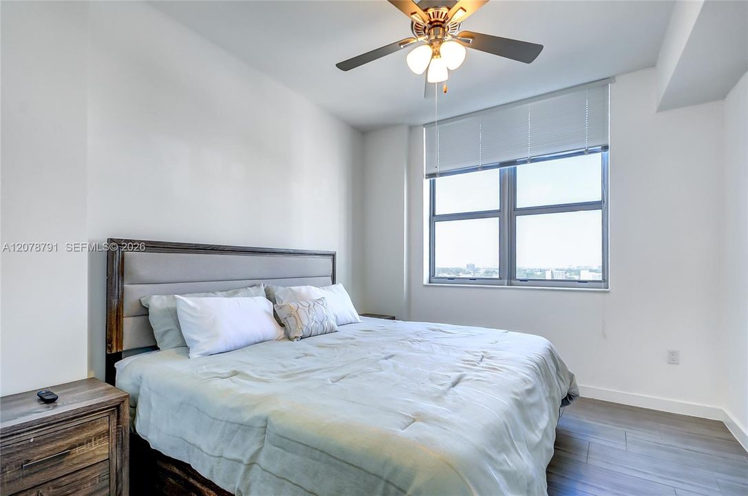 For Rent: $3,200 (1 beds, 1 baths, 700 Square Feet)
