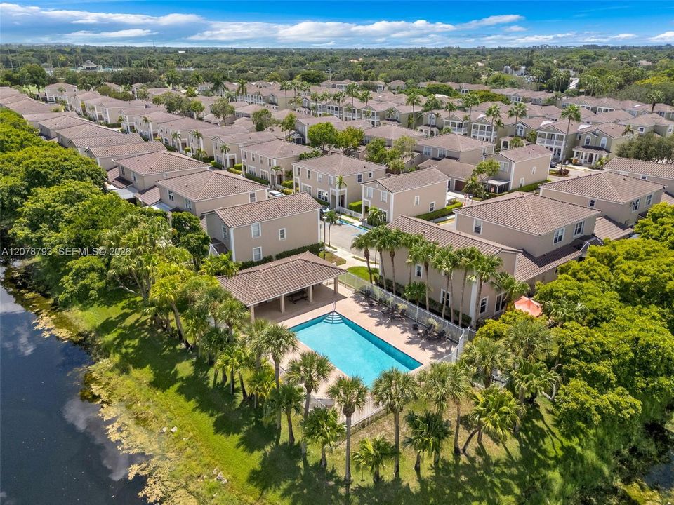 En Venta: $550,000 (3 camas, 2 baños, 2162 Pies cuadrados)