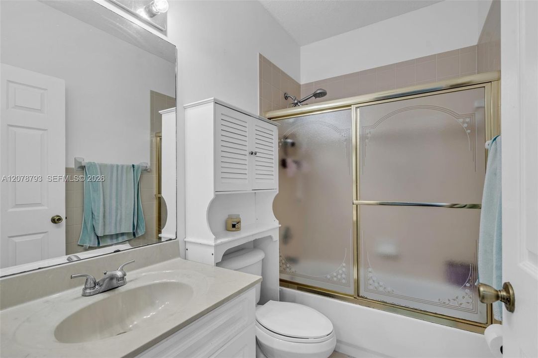 En Venta: $550,000 (3 camas, 2 baños, 2162 Pies cuadrados)